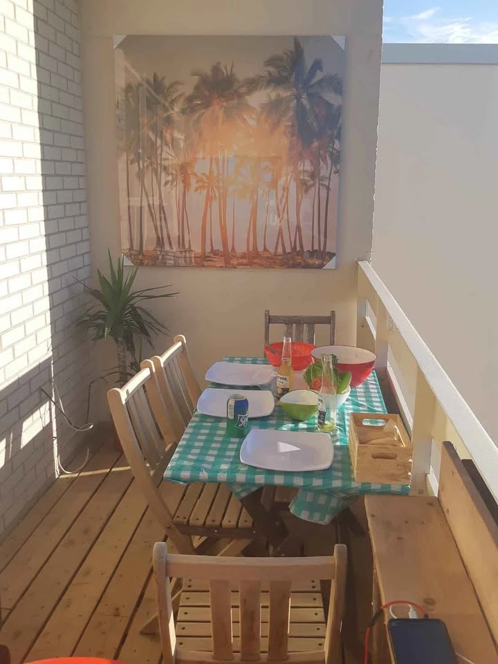 🇨🇦  Balcony deck condominium apartment - photo 3