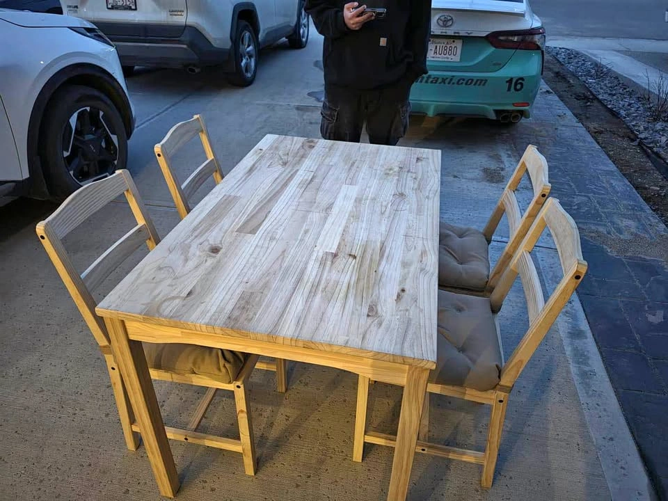 Dining Table With Chairs [NEED GONE ASAP]