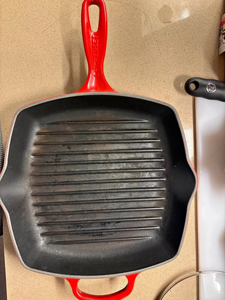 Le Creuset Cast Iron Grill Pan – Red