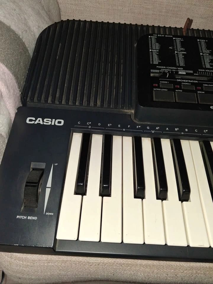 Casio Keyboard - photo 2