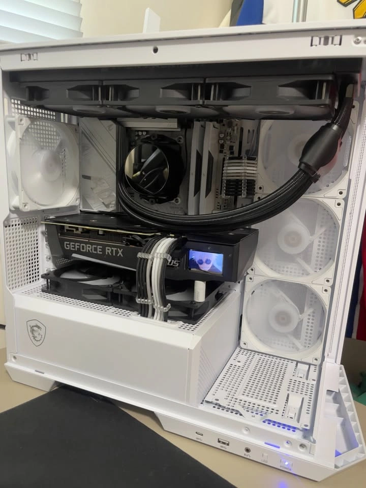 White Gaming Setup Bundle | RTX 3070 | Ryzen 5 9600X | 32GB - photo 2