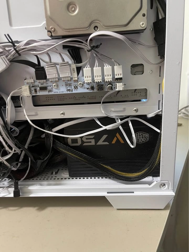 White Gaming Setup Bundle | RTX 3070 | Ryzen 5 9600X | 32GB - photo 5