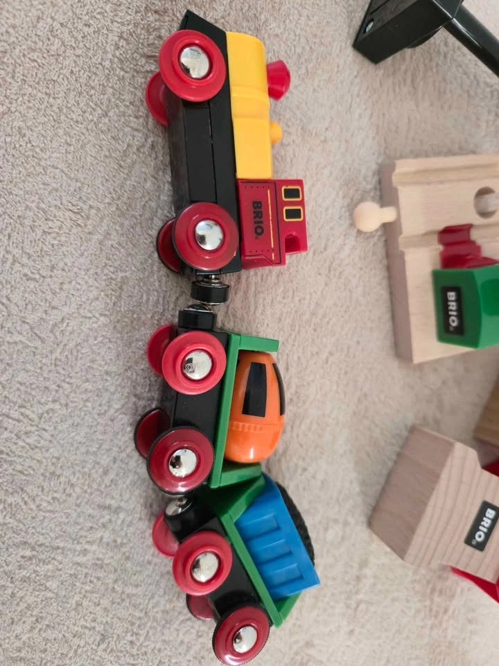 BRIO Battery Train & Accessories - photo 4