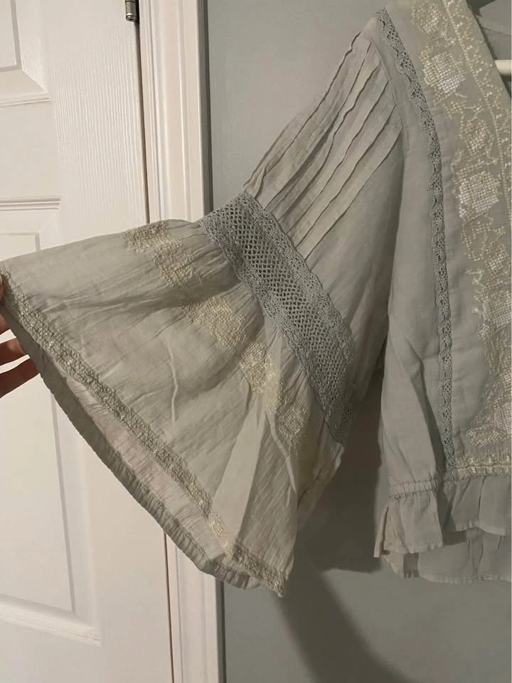 American Eagle Embroidered Bell Sleeve Cropped Boho Top S - photo 4