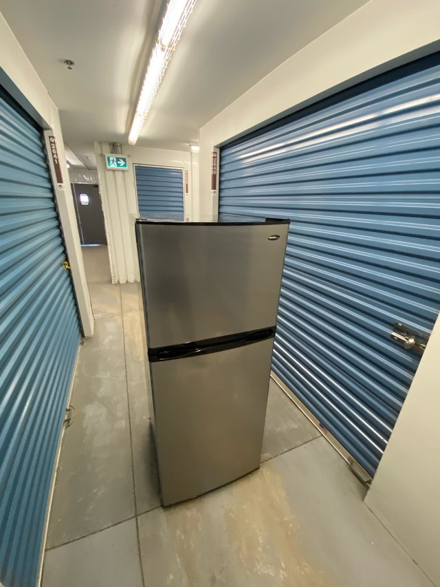 STAINLESS STEEL REFRIGERATOR - photo 3