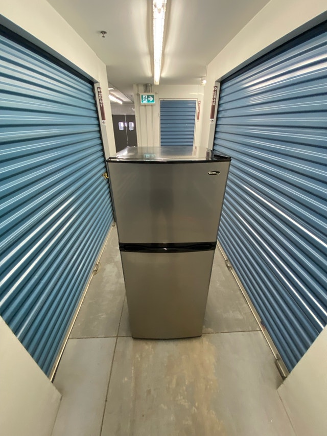STAINLESS STEEL REFRIGERATOR - photo 4