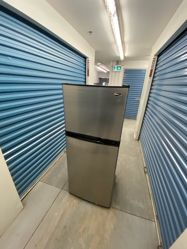 STAINLESS STEEL REFRIGERATOR - photo 5