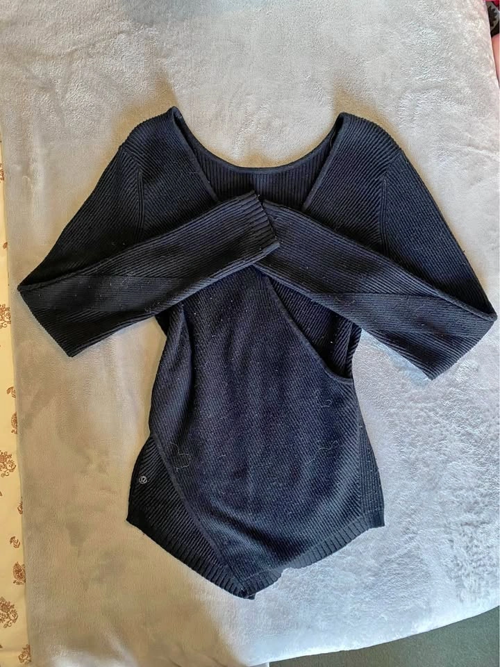 Lululemon Wrap It Back Sweater – Reversible Cashmere Blend, Size