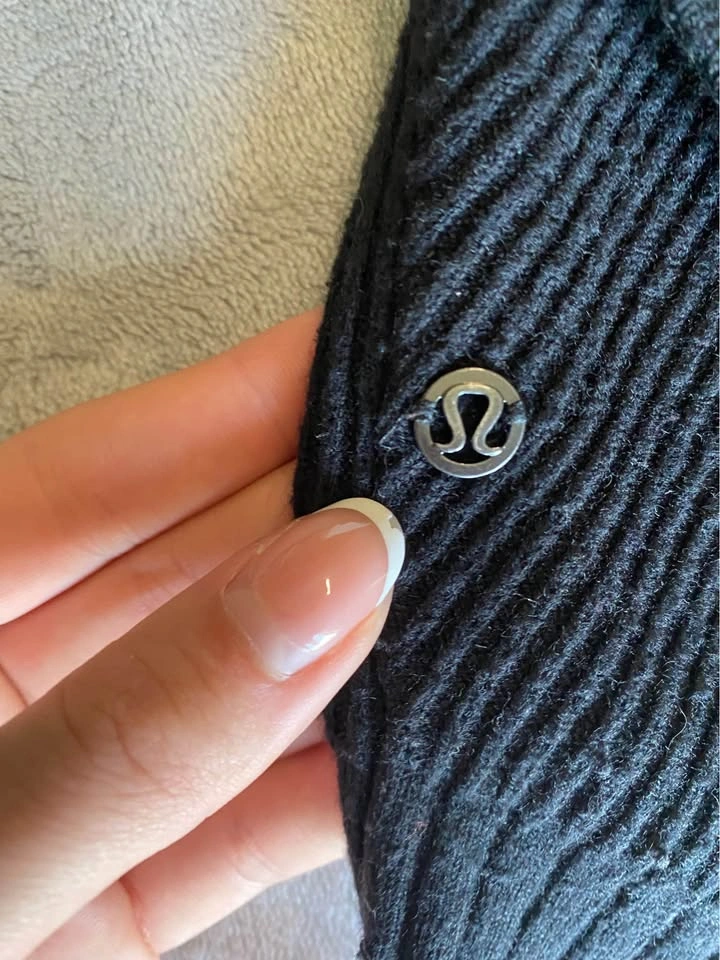 Lululemon Wrap It Back Sweater – Reversible Cashmere Blend, Size - photo 2