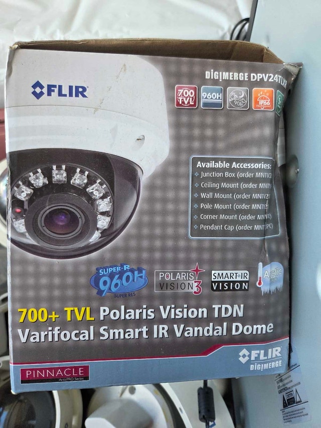 FLIR Digimerge Security Camera System with 8 cameras