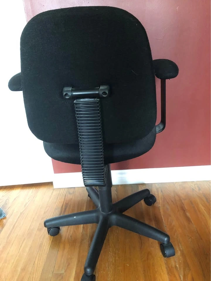 Black office chair - photo 2