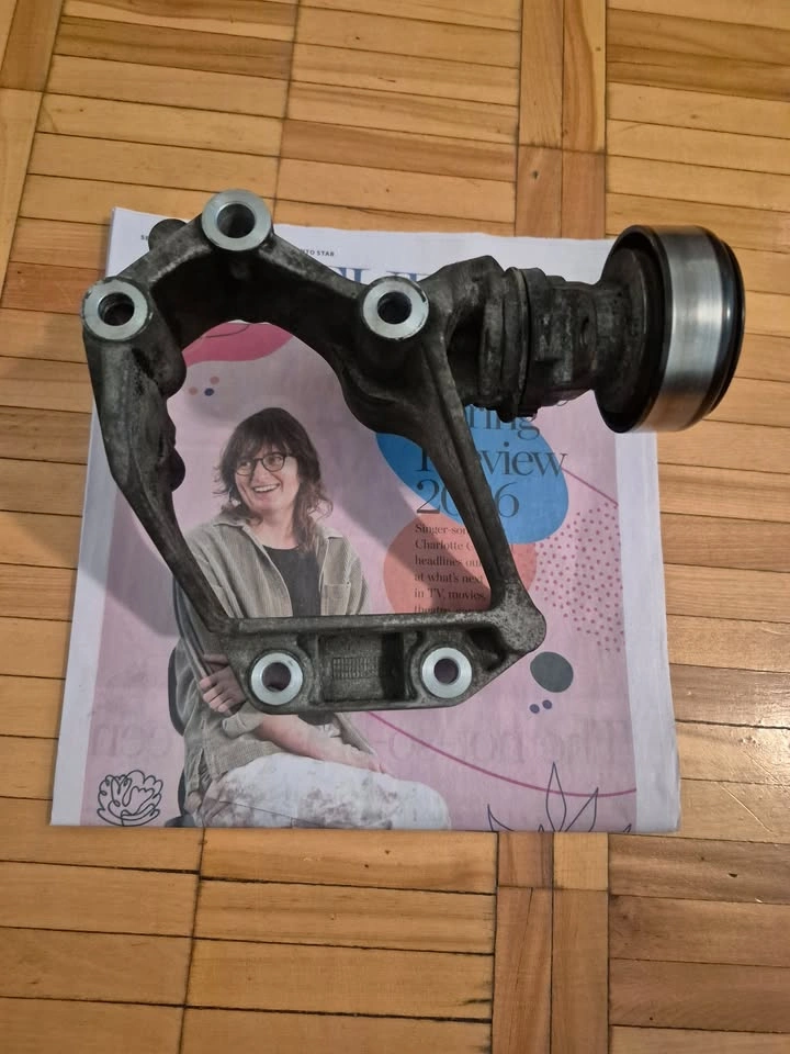 Pontiac G8 GT AC BRACKET - photo 2