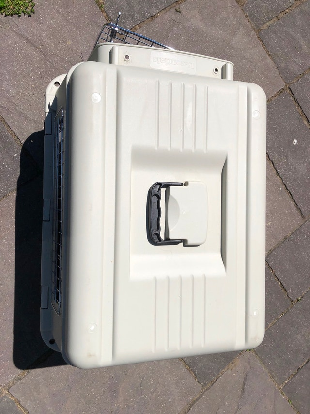 Hard-Sided Dog Crate / Pet Carrier / Travel Kennel - photo 2