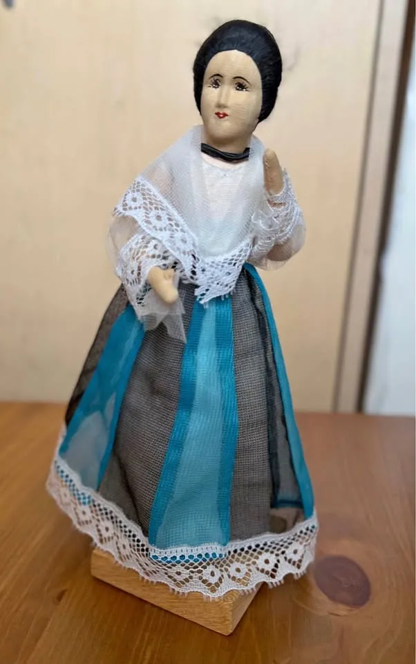 Collector Doll Maria Clara thumbnail