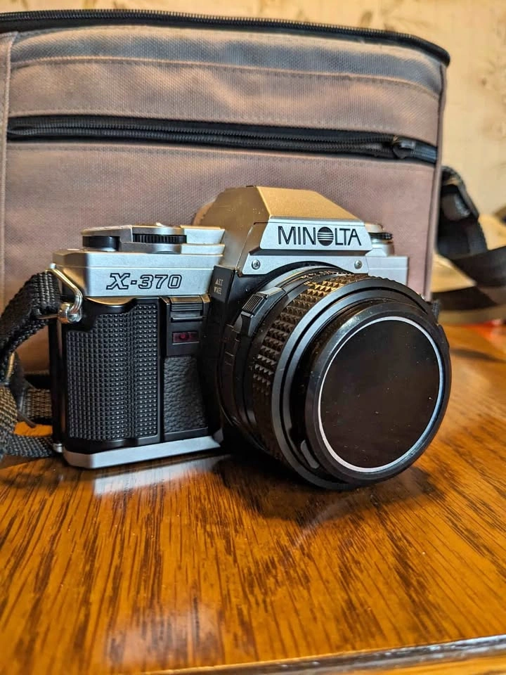 Minolta 35mm SLR camera