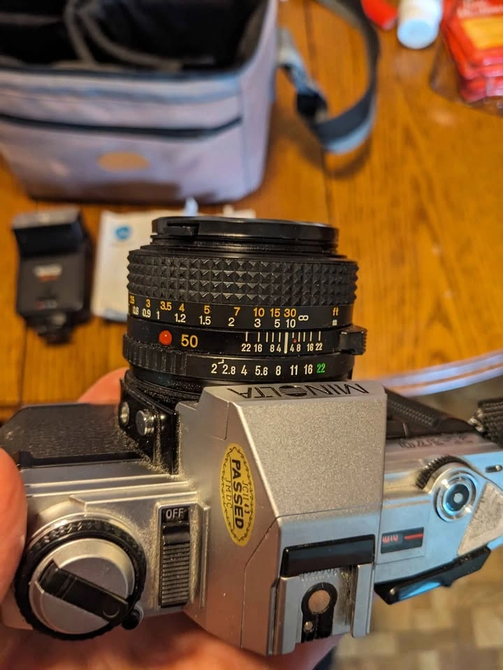 Minolta 35mm SLR camera - photo 4