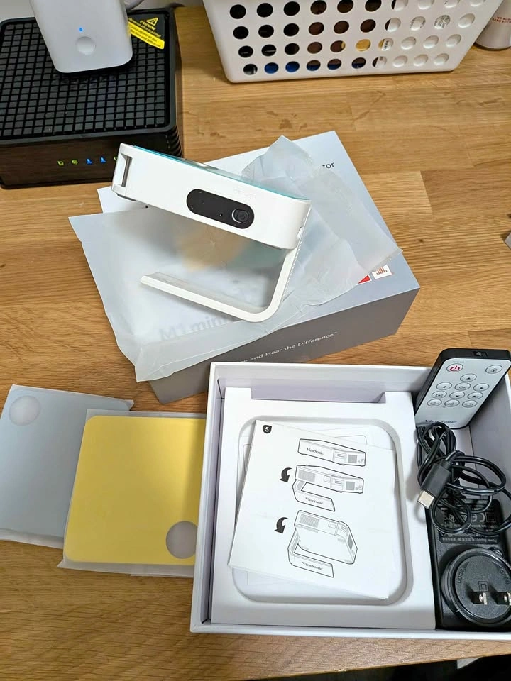 ViewSonic M1 Mini Plus pocket projector