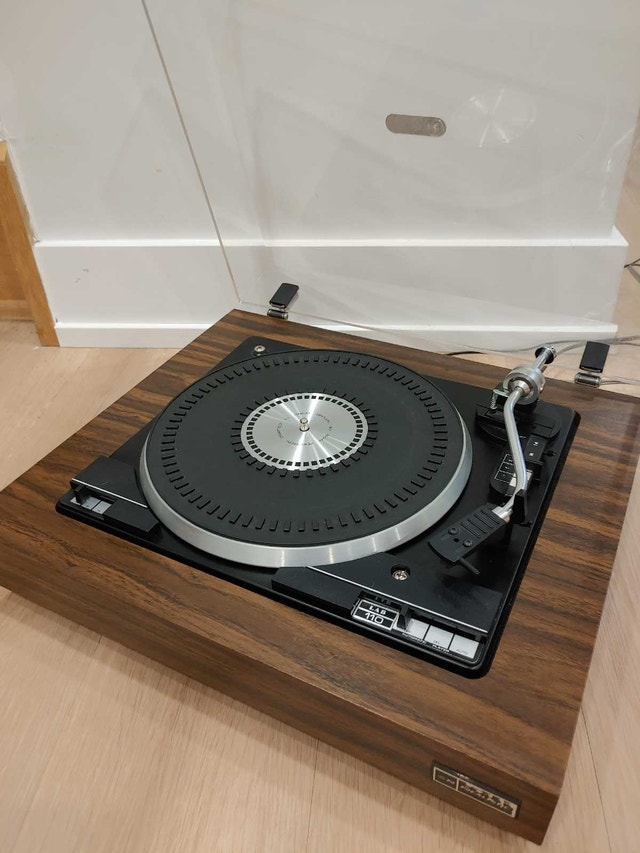 Vintage Realistic Lab 110 Turntable Vinyl Record Player