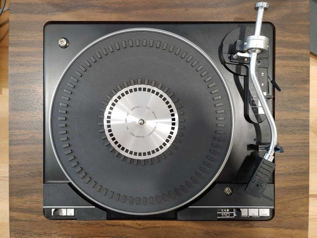 Vintage Realistic Lab 110 Turntable Vinyl Record Player - photo 2