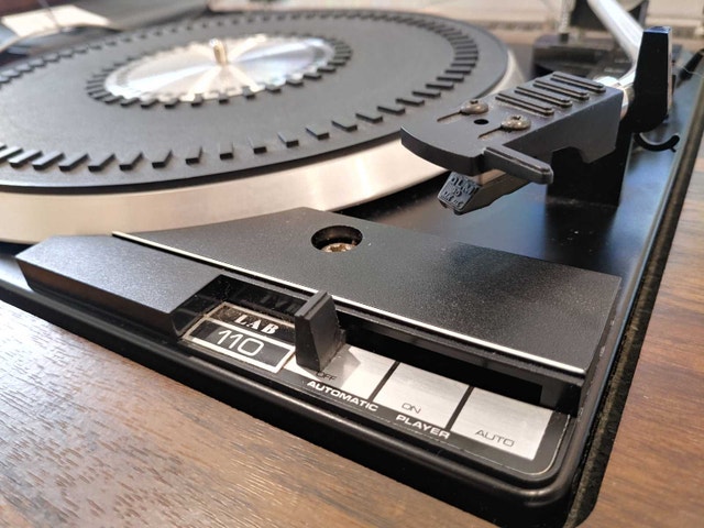 Vintage Realistic Lab 110 Turntable Vinyl Record Player - photo 4