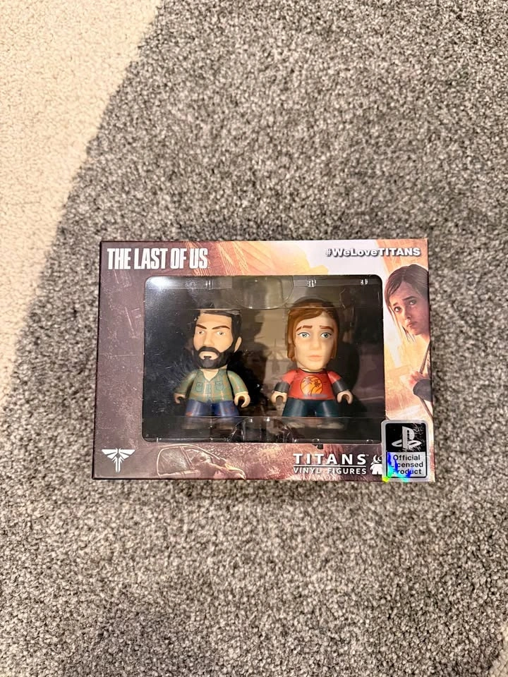 Titans Vinyl Figures The Last of Us Joel & Ellie Figure Set