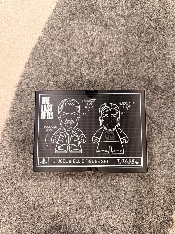 Titans Vinyl Figures The Last of Us Joel & Ellie Figure Set - photo 2