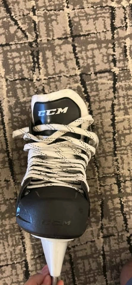 CCM Hockey Skates - photo 4