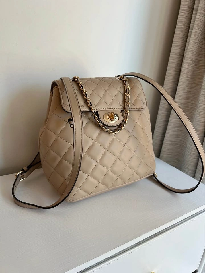 NEW Guess Quilted Backpack Beige Gold Chain - photo 2