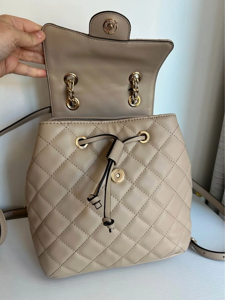 NEW Guess Quilted Backpack Beige Gold Chain - photo 3