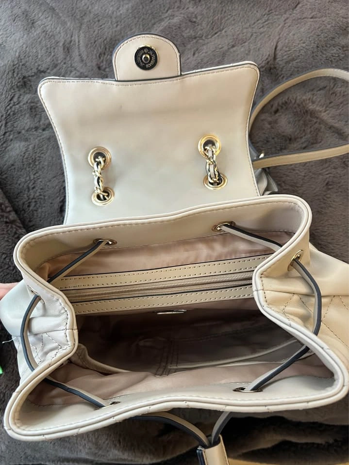 NEW Guess Quilted Backpack Beige Gold Chain - photo 4