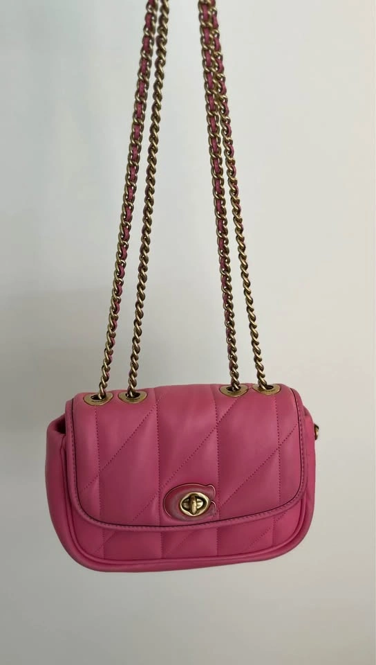 Coach Madison Pink Shoulder Bag in Quilted Leather - photo 2
