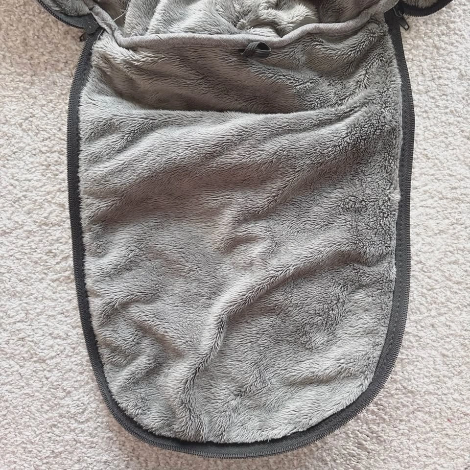 Baby winter car seat cover with zipper access - photo 5