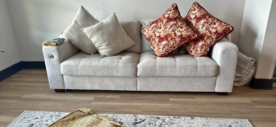 Beautiful Couch with USB-C Charging & Pillows NEGOTIABLE!!