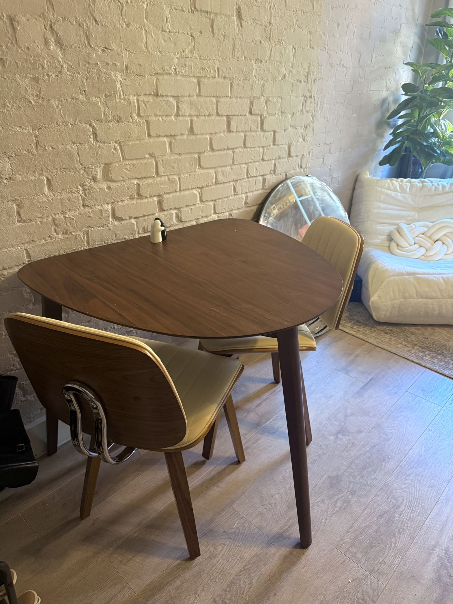 Dining table and chairs set