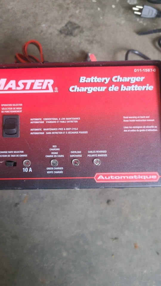MotoMaster 10/2 A Battery Charger - photo 3