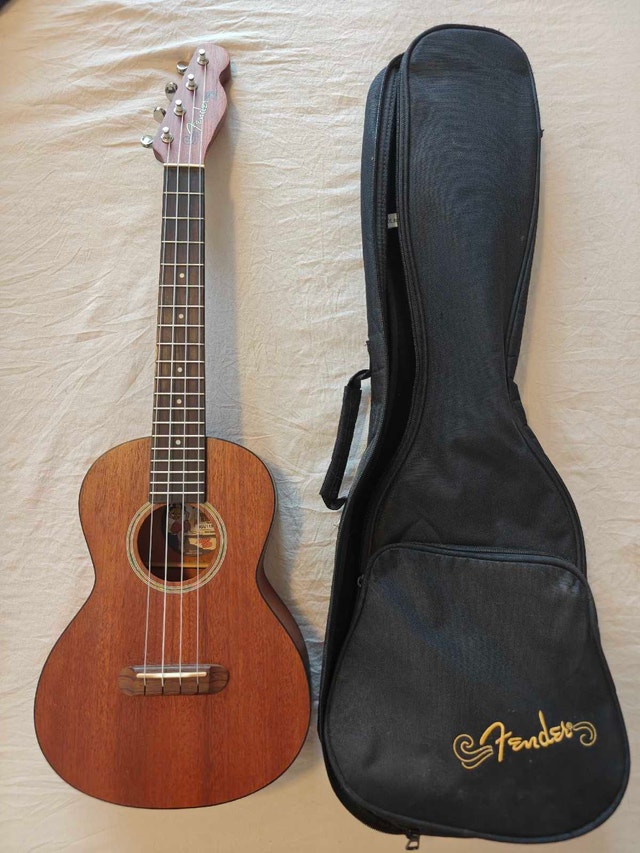 Fender Hau'oli Tenor Ukulele - Like New Condition