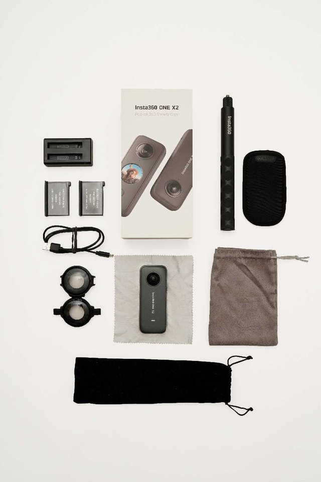 Insta360 ONE X2 Action Camera Kit - photo 2