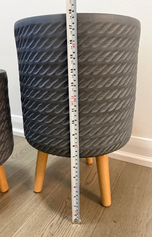 Stylish Grey Planter on Legs, D27 H47 cm - photo 3