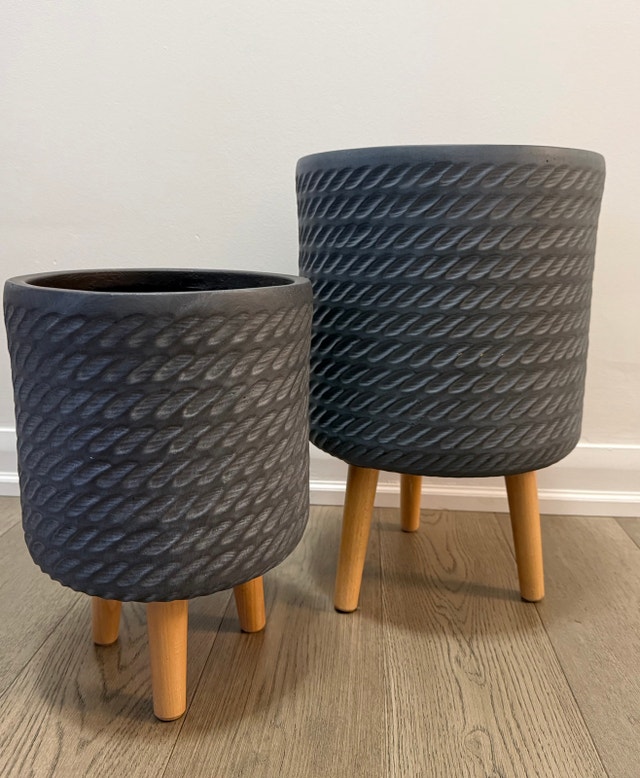 Stylish Grey Planter on Legs, D27 H47 cm - photo 5
