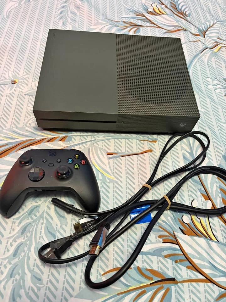 Microsoft Xbox One S Console