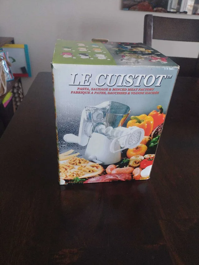 Le Cuistot Pasta Sausage Maker thumbnail
