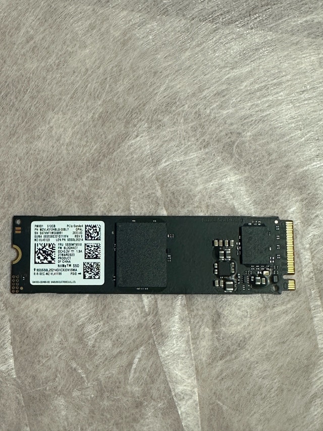 Samsung Gen4 x4 512GB NVMe SSD - photo 2