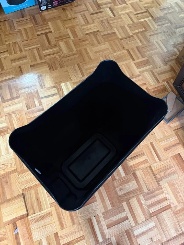 Rubbermaid Swing Top Trash Can - photo 3