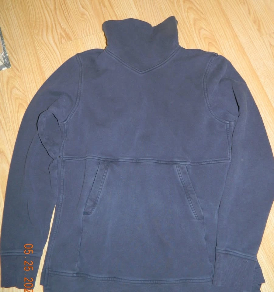 LULULEMON PRESS PAUSE PULLOVER...SIZE 10..MIDNIGHT NAVY...VGUC