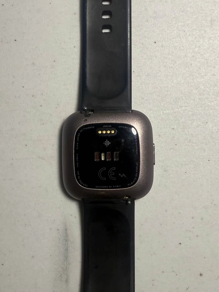 Fitbit Versa 2 - photo 3