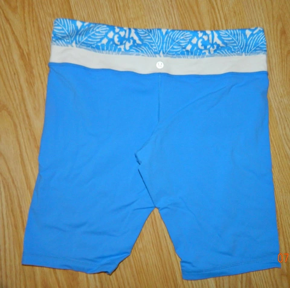 Lululemon Biker Groove Shorts Reversible Size 10