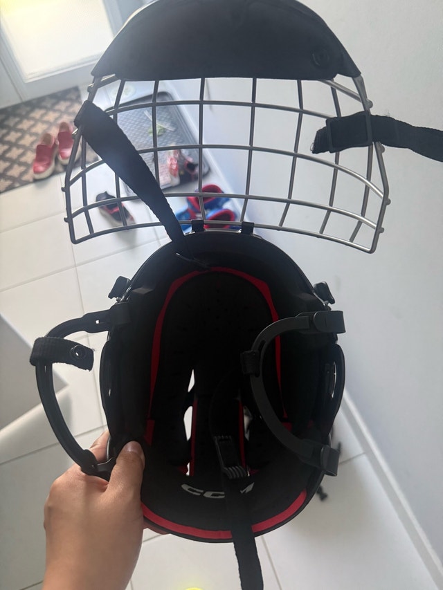 CCM XT20 Hockey Helmet - photo 4