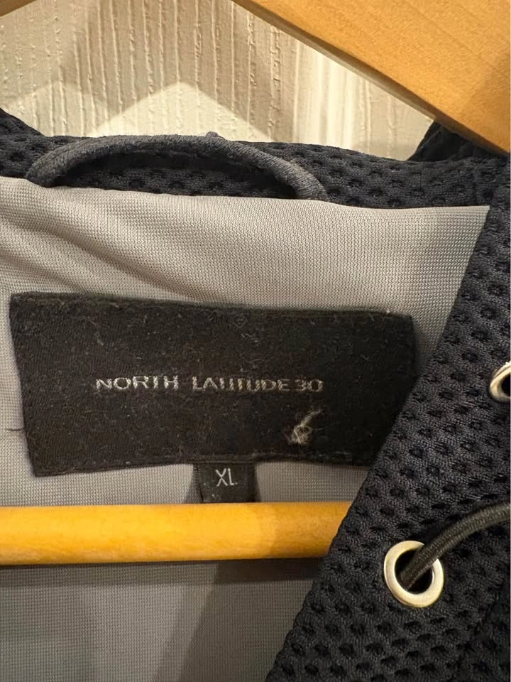 North Latitude 90 Hooded Sleeveless Vest – XL - photo 3