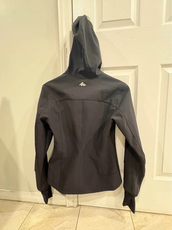 Decathlon Quechua Softshell Hiking Jacket – XS – $20 - photo 3