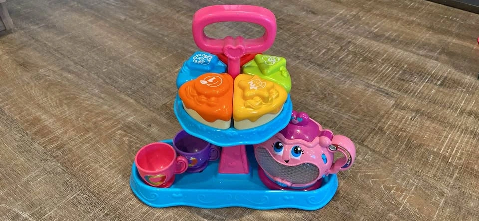 LeapFrog Musical Rainbow Tea Party Set